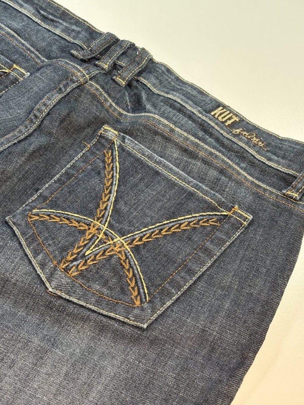 KUT From The Kloth Women's Size 12 Bootcut Flare Dark Wash Stretch Jeans 34x33 - Picture 5 of 9